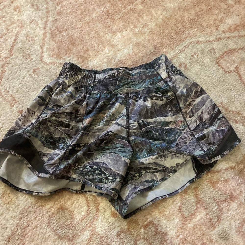 Lulu lemon size 4 shorts
